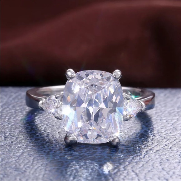 New 925 Silver Sapphire Ring - Picture 2 of 5